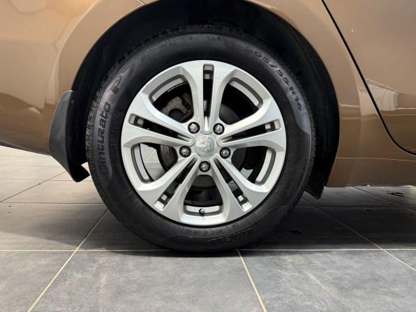 Kia Ceed II Рестайлинг с пробегом 2017 года, цена 1 450 000 рублей, 92185 км, универсал, Автокод Объявления
