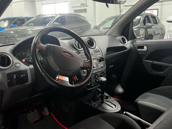 Ford Fiesta Mk5 с пробегом 2006 года, цена 390 000 рублей, 169312 км, хэтчбек, Автокод Объявления