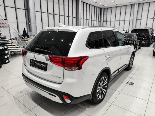 Mitsubishi Outlander III Рестайлинг 3 с пробегом 2019 года, цена 2 570 000 рублей, 75000 км, внедорожник, Автокод Объявления