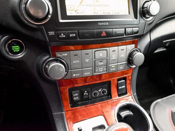 Toyota Highlander II (XU40) Рестайлинг с пробегом 2011 года, цена 1 770 000 рублей, 235118 км, внедорожник, Автокод Объявления