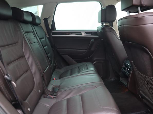 Volkswagen Touareg II Рестайлинг с пробегом 2015 года, цена 2 850 000 рублей, 160257 км, внедорожник, Автокод Объявления