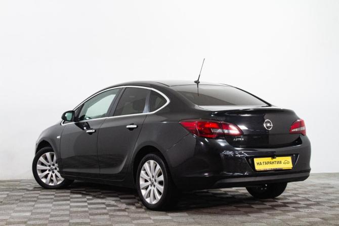 Opel Astra J Рестайлинг с пробегом 2013 года, цена 729 000 рублей, 270000 км, седан, Автокод Объявления