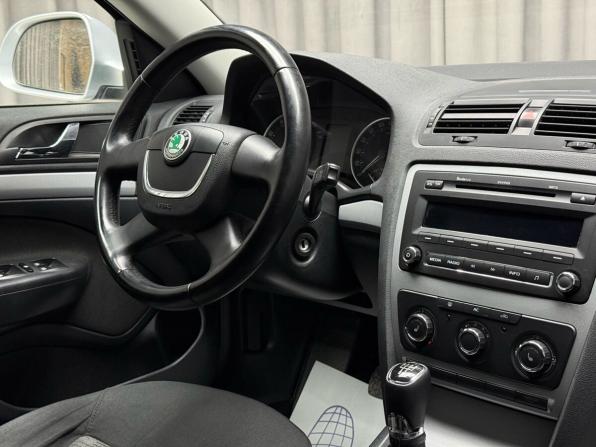 Skoda Octavia II (A5) Рестайлинг с пробегом 2013 года, цена 894 000 рублей, 172269 км, лифтбек, Автокод Объявления