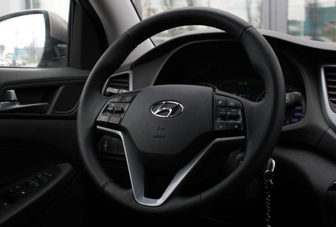 Hyundai Tucson III с пробегом 2015 года, цена 1 925 000 рублей, 143677 км, внедорожник, Автокод Объявления
