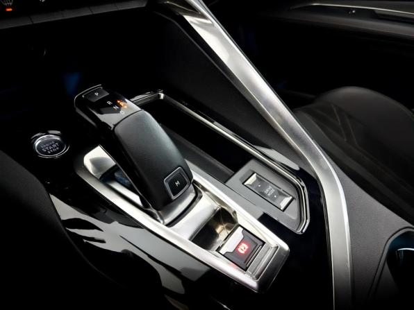 Peugeot 3008 II Рестайлинг с пробегом 2021 года, цена 1 880 000 рублей, 145934 км, внедорожник, Автокод Объявления