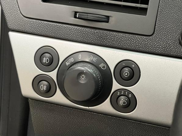 Opel Astra H Рестайлинг с пробегом 2010 года, цена 650 000 рублей, 180000 км, хэтчбек, Автокод Объявления