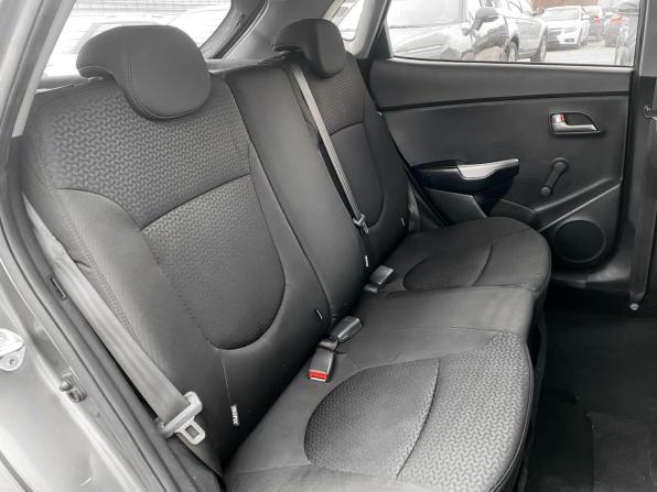 Kia Rio III Рестайлинг с пробегом 2017 года, цена 899 000 рублей, 142627 км, хэтчбек, Автокод Объявления