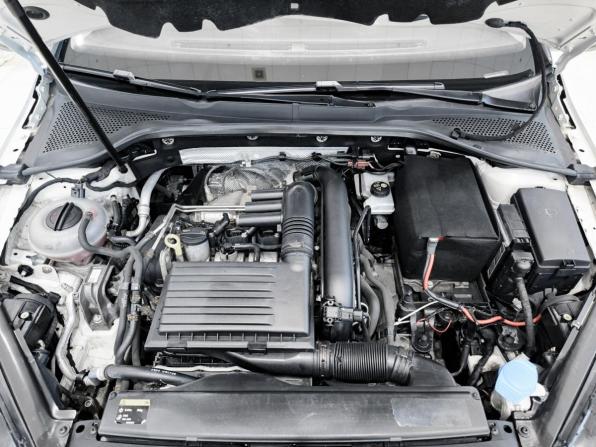 Volkswagen Golf VII с пробегом 2014 года, цена 1 099 000 рублей, 192022 км, хэтчбек, Автокод Объявления