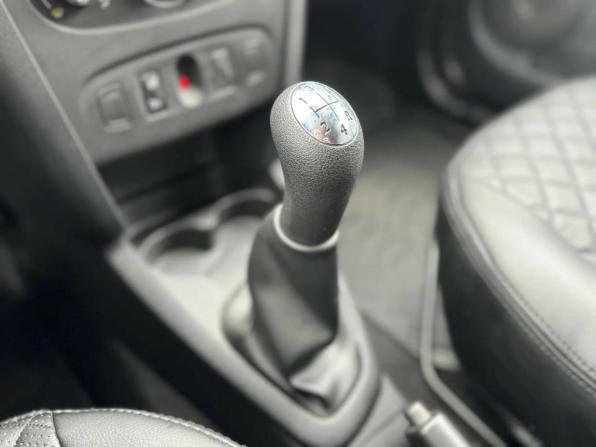 Renault Sandero II с пробегом 2016 года, цена 845 000 рублей, 79000 км, хэтчбек, Автокод Объявления
