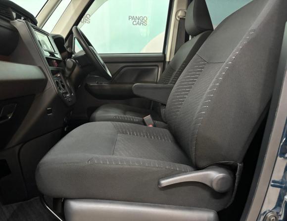 Toyota Roomy I с пробегом 2017 года, цена 1 000 000 рублей, 101600 км, минивэн, Автокод Объявления