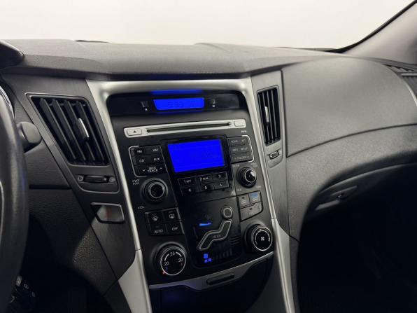 Hyundai Sonata VI (YF) с пробегом 2011 года, цена 1 100 000 рублей, 212300 км, седан, Автокод Объявления