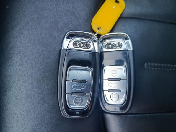 Audi A8 III (D4) Рестайлинг с пробегом 2014 года, цена 1 899 000 рублей, 253422 км, седан, Автокод Объявления