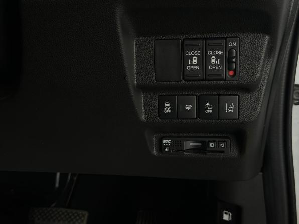 Honda Freed II Рестайлинг с пробегом 2021 года, цена 2 190 000 рублей, 70906 км, компактвэн, Автокод Объявления