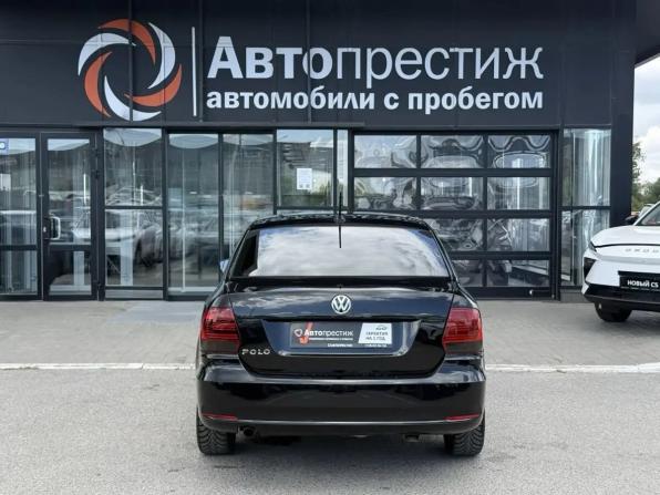 Volkswagen Polo V Рестайлинг с пробегом 2017 года, цена 1 050 000 рублей, 76215 км, седан, Автокод Объявления