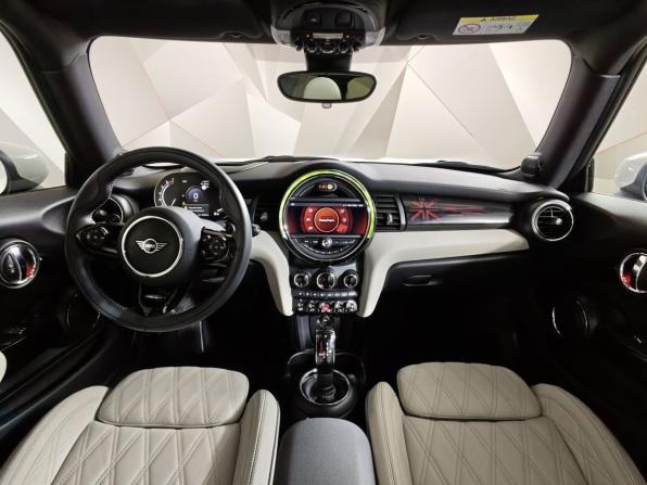 Mini Hatch III (F55/F56) Рестайлинг с пробегом 2021 года, цена 3 495 000 рублей, 14155 км, хэтчбек, Автокод Объявления