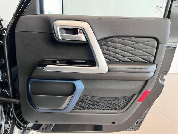 BAIC BJ40 I Рестайлинг с пробегом 2023 года, цена 3 350 000 рублей, 40367 км, внедорожник, Автокод Объявления