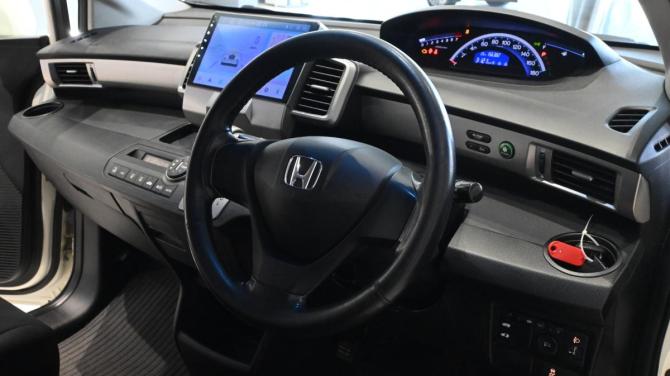 Honda Freed I Рестайлинг с пробегом 2012 года, цена 1 025 000 рублей, 156380 км, компактвэн, Автокод Объявления