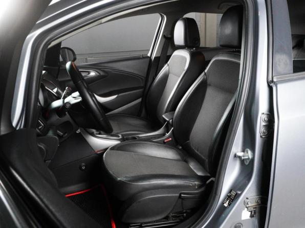 Opel Astra J с пробегом 2010 года, цена 690 000 рублей, 211763 км, хэтчбек, Автокод Объявления