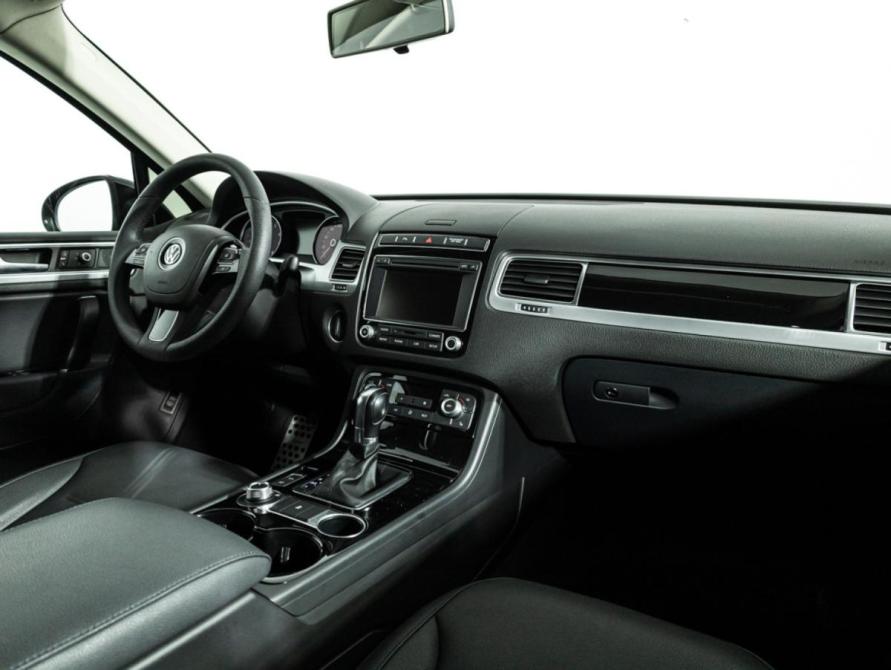 Volkswagen Touareg II Рестайлинг Санкт-Петербург  - изображение 9