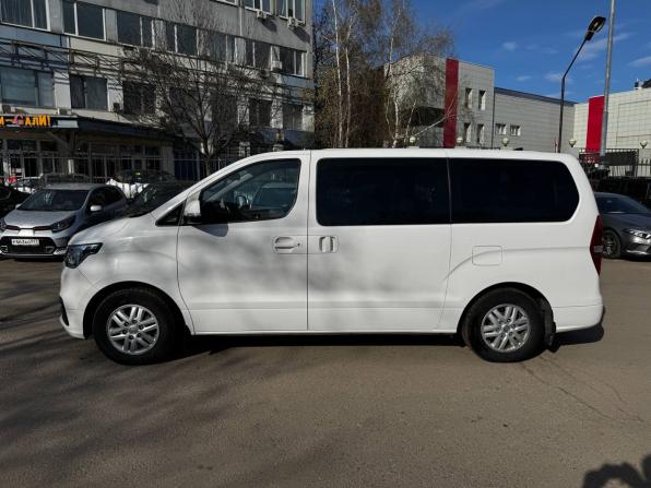 Hyundai H-1 II Рестайлинг 2 с пробегом 2020 года, цена 3 450 000 рублей, 63978 км, минивэн, Автокод Объявления