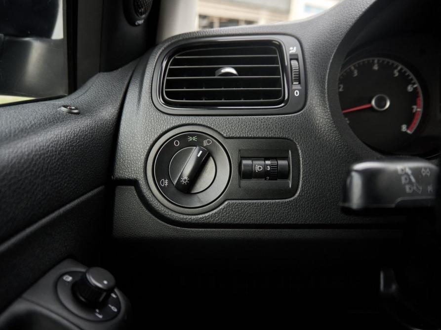 Volkswagen Polo V Рестайлинг Казань  - изображение 12