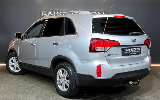 Kia Sorento II Рестайлинг с пробегом 2014 года, цена 1 730 000 рублей, 277533 км, внедорожник, Автокод Объявления