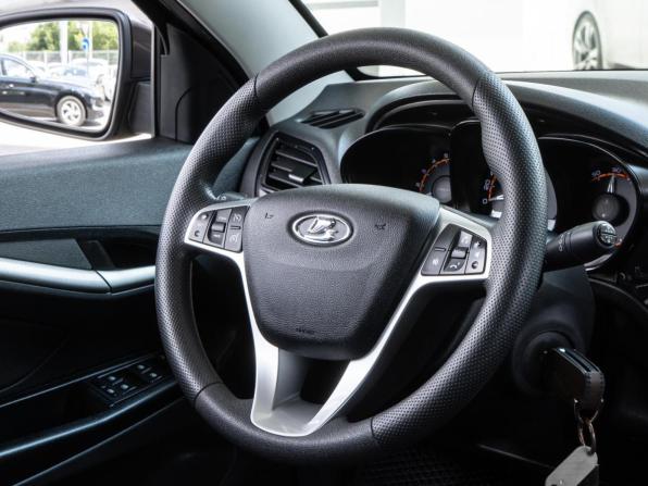 Lada (ВАЗ) Vesta I с пробегом 2019 года, цена 1 099 000 рублей, 61024 км, седан, Автокод Объявления