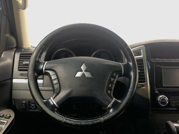 Mitsubishi Pajero IV Рестайлинг 2 с пробегом 2015 года, цена 2 319 000 рублей, 197859 км, внедорожник, Автокод Объявления