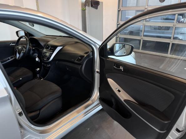 Hyundai Solaris I с пробегом 2012 года, цена 720 000 рублей, 208899 км, хэтчбек, Автокод Объявления