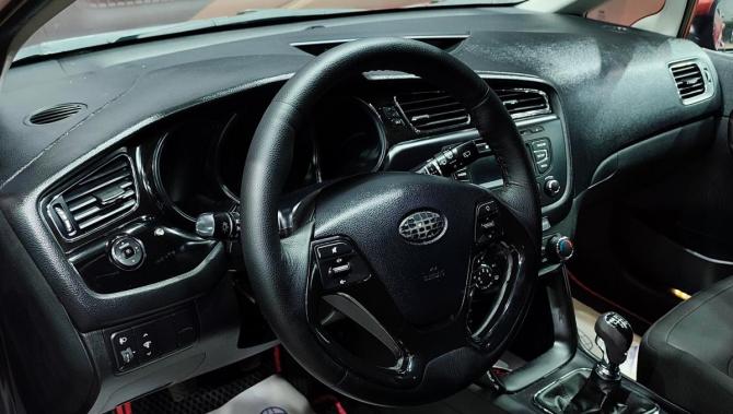 Kia Ceed II с пробегом 2013 года, цена 899 000 рублей, 160600 км, хэтчбек, Автокод Объявления