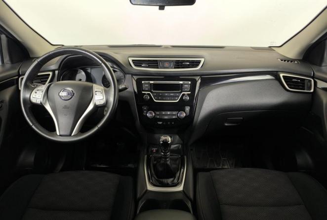 Nissan Qashqai II с пробегом 2018 года, цена 1 900 000 рублей, 30048 км, внедорожник, Автокод Объявления