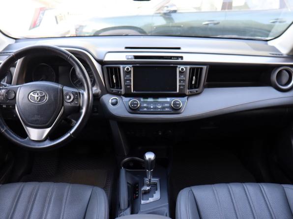 Toyota RAV4 IV (XA40) Рестайлинг с пробегом 2018 года, цена 2 490 000 рублей, 120332 км, внедорожник, Автокод Объявления
