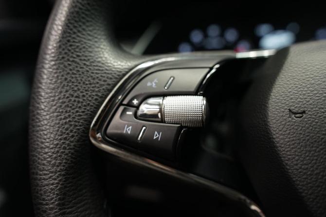 Skoda Octavia IV (A8) с пробегом 2020 года, цена 2 235 000 рублей, 130000 км, лифтбек, Автокод Объявления