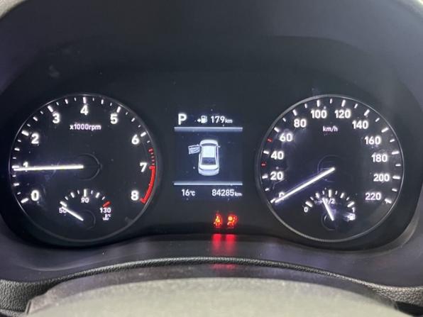 Hyundai Solaris II с пробегом 2018 года, цена 1 355 000 рублей, 83988 км, седан, Автокод Объявления