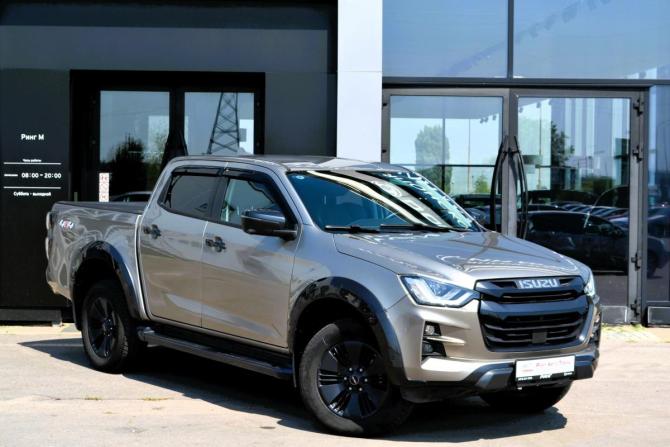 Isuzu D-Max III с пробегом 2023 года, цена 3 300 000 рублей, 30123 км, пикап, Автокод Объявления