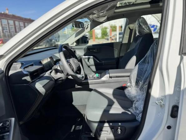 Toyota RAV4 VI (XA60) с пробегом 2026 года, цена 4 350 000 рублей, 8 км, внедорожник, Автокод Объявления
