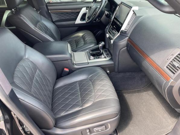 Toyota Land Cruiser 200 Series Рестайлинг 2 с пробегом 2017 года, цена 5 850 000 рублей, 231000 км, внедорожник, Автокод Объявления