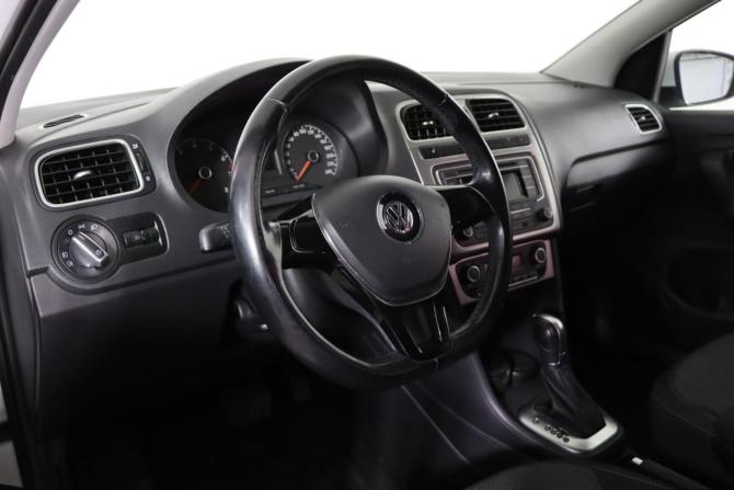 Volkswagen Polo V Рестайлинг с пробегом 2017 года, цена 1 199 990 рублей, 116115 км, седан, Автокод Объявления
