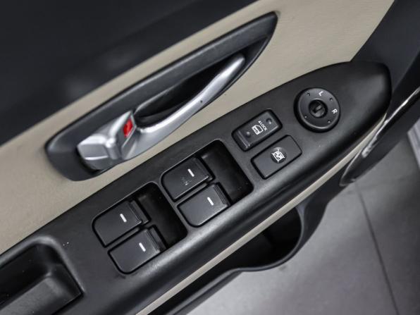Kia Soul I Рестайлинг с пробегом 2012 года, цена 819 000 рублей, 117724 км, хэтчбек, Автокод Объявления