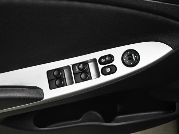 Hyundai Solaris I с пробегом 2011 года, цена 720 000 рублей, 170298 км, хэтчбек, Автокод Объявления