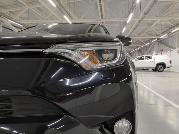 Toyota RAV4 IV (XA40) Рестайлинг с пробегом 2018 года, цена 2 800 000 рублей, 135283 км, внедорожник, Автокод Объявления