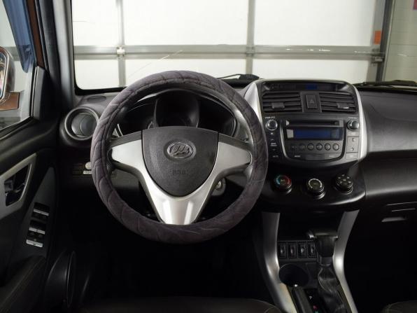 Lifan X60 I Рестайлинг с пробегом 2015 года, цена 699 995 рублей, 128868 км, внедорожник, Автокод Объявления