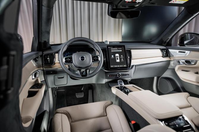 Новый Volvo XC90 II Рестайлинг 2 2025 года, цена 12 900 000 рублей, внедорожник, Автокод Объявления