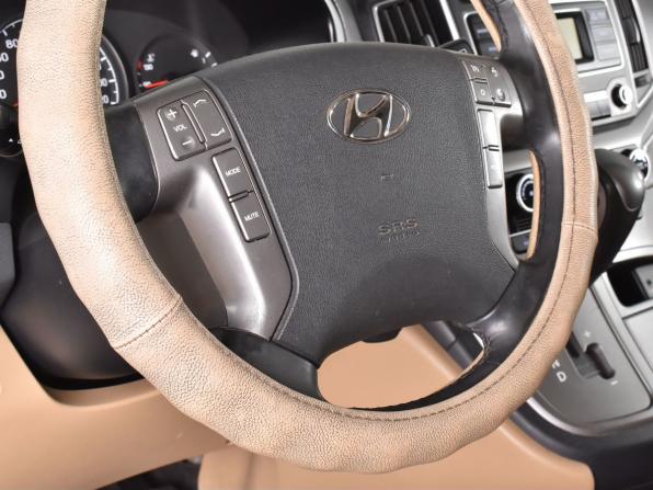 Hyundai H-1 II Рестайлинг 2 с пробегом 2018 года, цена 2 640 000 рублей, 110832 км, минивэн, Автокод Объявления