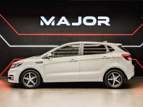 Kia Rio III Рестайлинг с пробегом 2017 года, цена 1 250 000 рублей, 104038 км, хэтчбек, Автокод Объявления