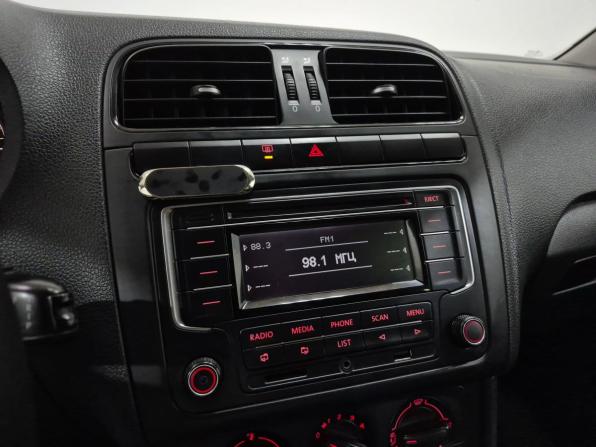 Volkswagen Polo V с пробегом 2015 года, цена 690 000 рублей, 223926 км, седан, Автокод Объявления