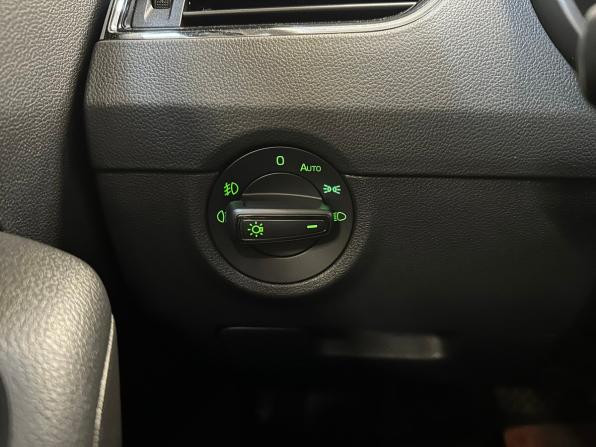 Skoda Octavia III (A7) Рестайлинг с пробегом 2018 года, цена 2 149 000 рублей, 40102 км, лифтбек, Автокод Объявления