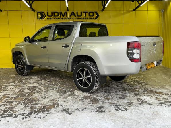 Mitsubishi L200 V Рестайлинг с пробегом 2019 года, цена 1 999 000 рублей, 238000 км, пикап, Автокод Объявления