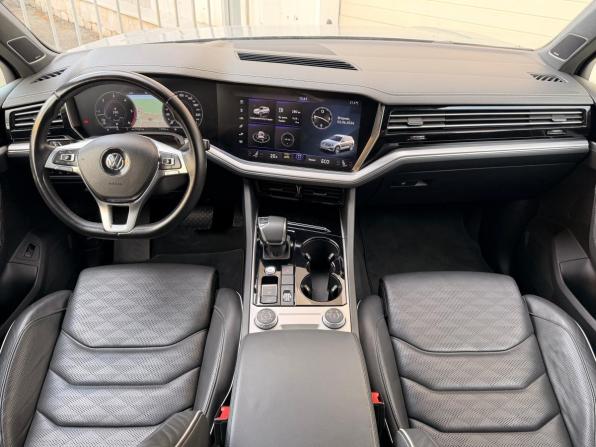 Volkswagen Touareg III с пробегом 2018 года, цена 4 930 000 рублей, 119000 км, внедорожник, Автокод Объявления
