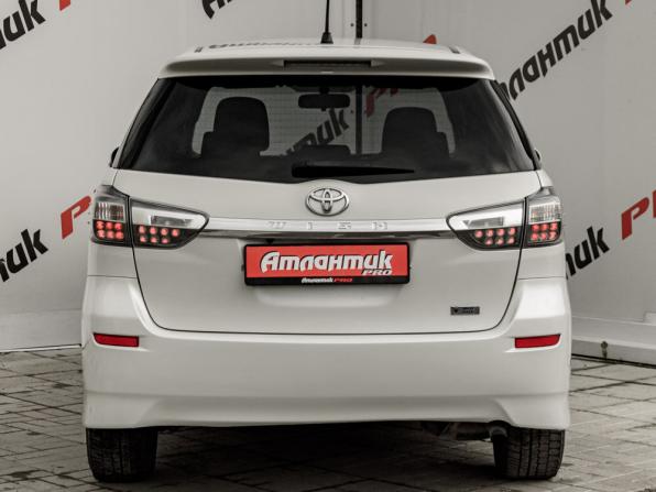 Toyota Wish II Рестайлинг с пробегом 2013 года, цена 1 475 000 рублей, 77764 км, минивэн, Автокод Объявления